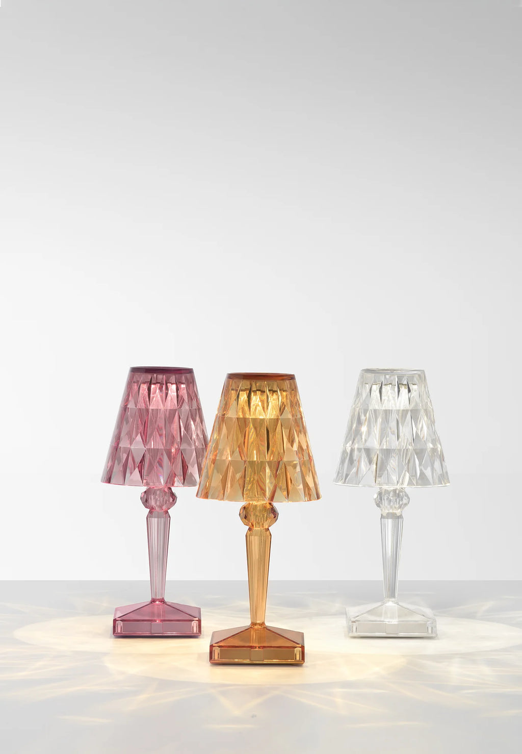 Lampe BATTERY New Colors Orange Pastel sans fil Led - Kartell - I.D DECO MARSEILLE