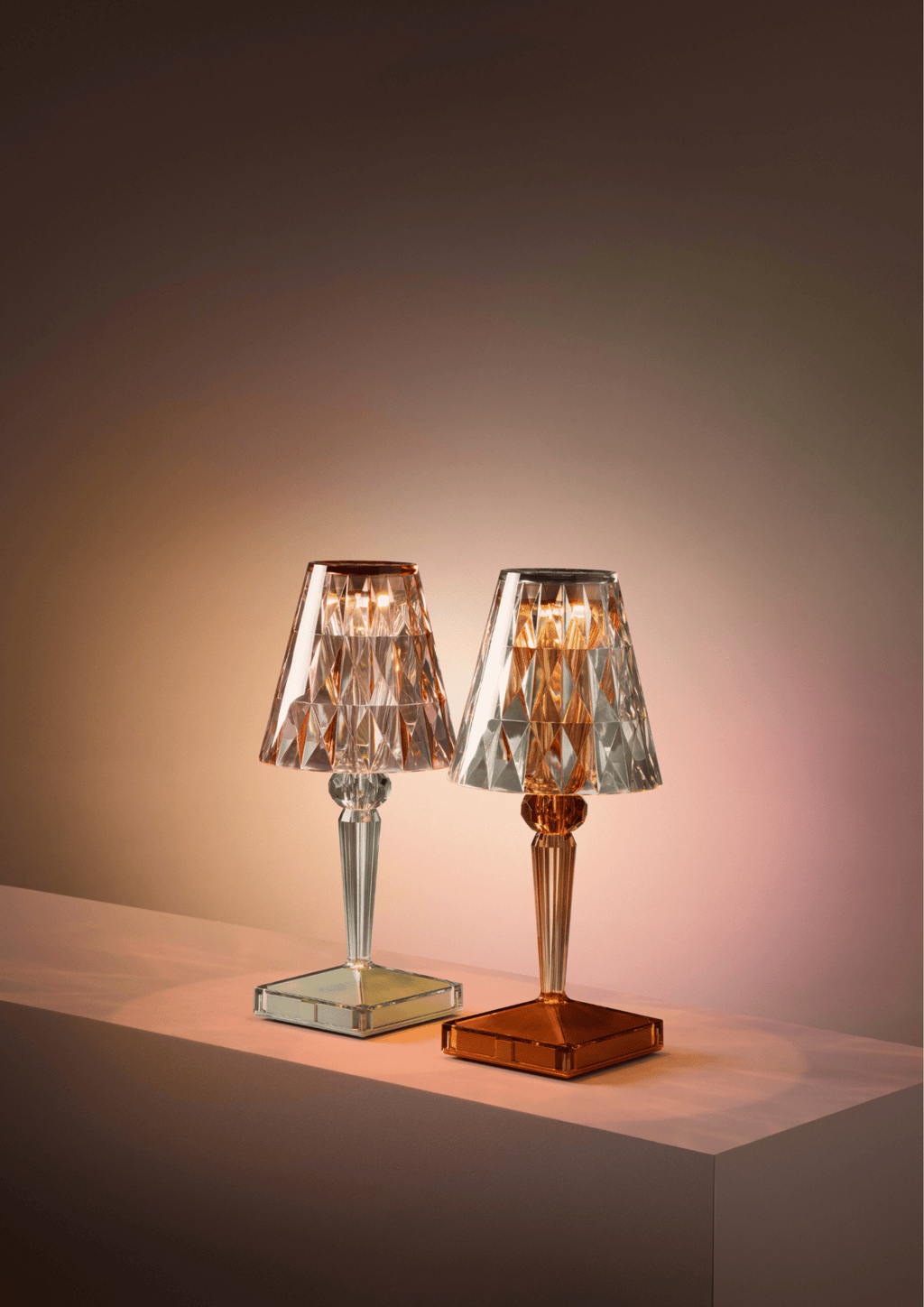 Lampe BATTERY New Colors Rose Vert sans fil Led - Kartell - I.D DECO MARSEILLE