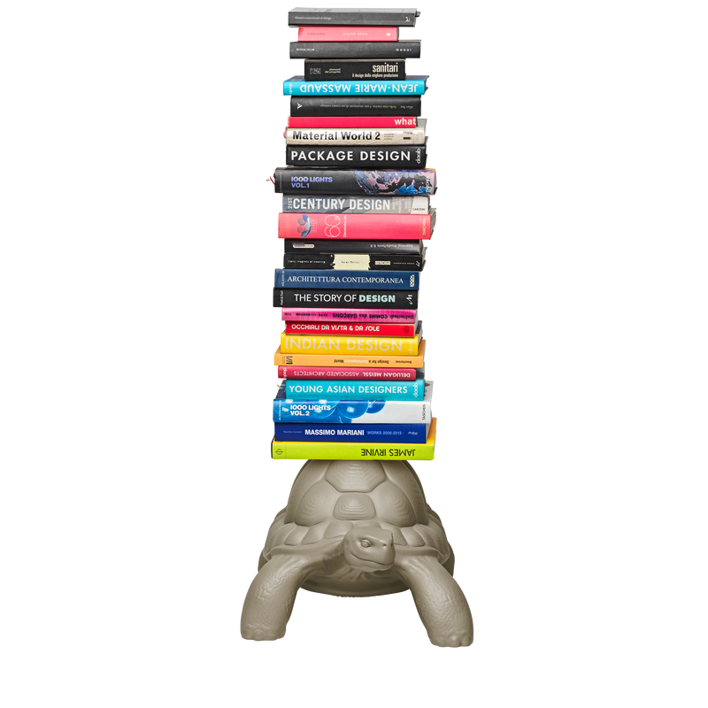 Turttle Carry Bookcase Dove Grey de Qeeboo, disponible chez I.D DECO Marseille