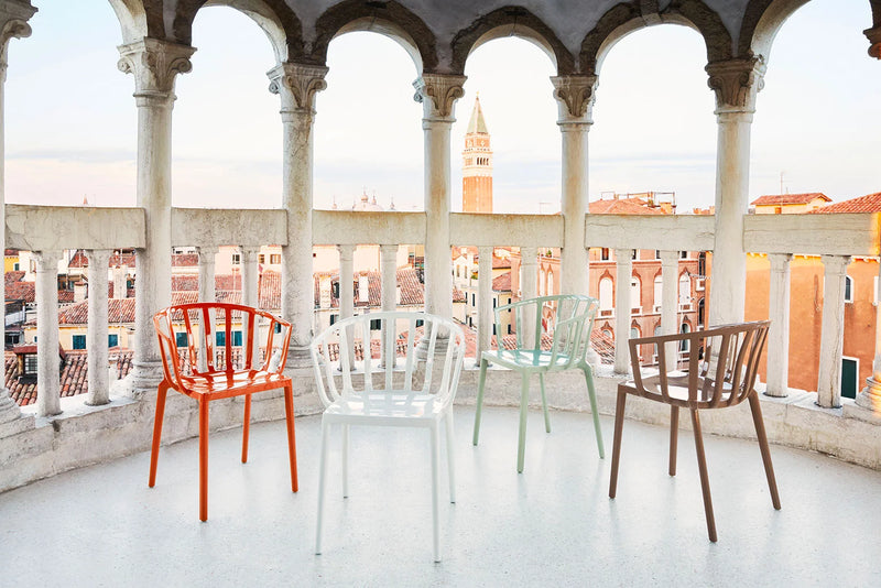 Découvrez un large choix de modèles de chaises et de fauteuils de la marque KARTELL chez I.D DECO Marseille