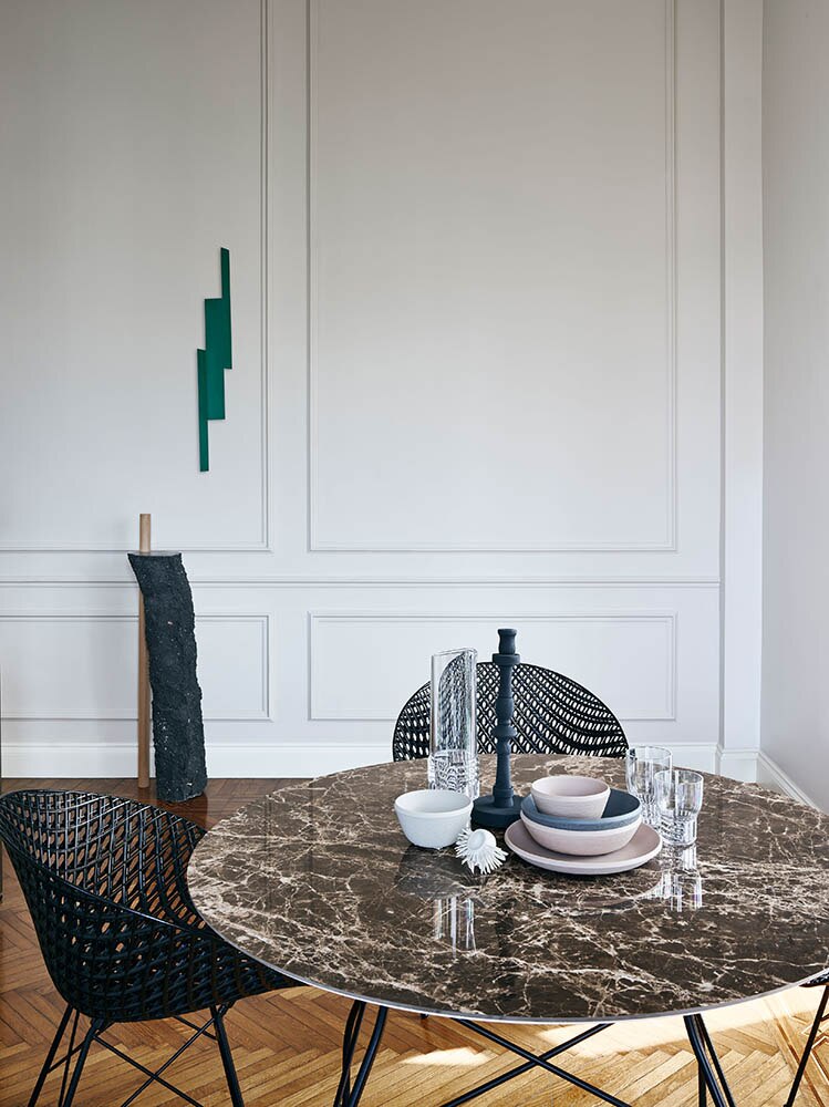 Table de repas ovale Glossy plateau céramique bronze Ancien de Kartell, 3 coloris de pieds au choix, disponible chez I.D DECO Marseille et en livraison partout en France