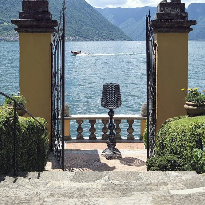 Lampadaire KABUKI Outdoor - Kartell disponibles en 5 couleurs chez I.D DECO MARSEILLE