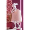 Lampe à poser lapin blanche, abat-jour rose poudré, disponible chez I.D DECO Marseille et en livraison partout en France