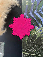 Ex-voto Envole Moi Pink en plâtre de la marque J'ai Vu La Vierge, disponible chez I.D DECO Marseille et en livraison partout en France