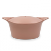 L'incroyable cocotte diamètre 24 cm coloris guimauve de la marque Cookut, disponible chez I.D DECO Marseille et en livraison partout en France
