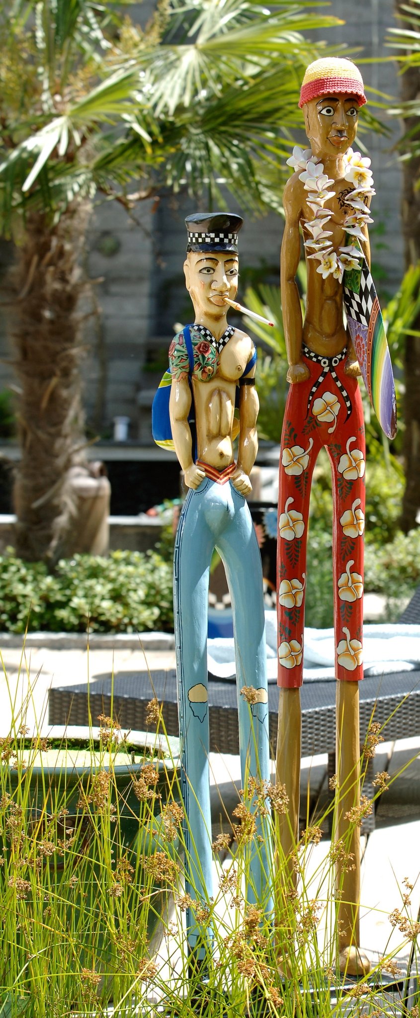 Statue Ken le Surfeur Tom’s Drag – Sculpture décorative design 170 cm - I.D DECO MARSEILLE