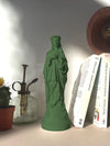 Statue Marie aux fleurs coloris Olive de la marque J'ai Vu La Vierge, disponible chez I.D DECO Marseille et en livraison partout en France
