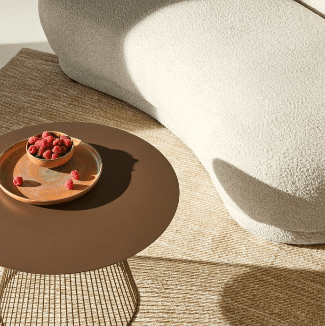 table basse design structure ajourée acier moderne