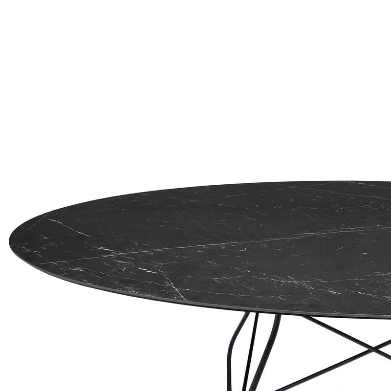 Table de repas Glossy de Kartell, plateau marbre noir, pied noir, disponible chez I.D DECO Marseille et en livraison partout en France