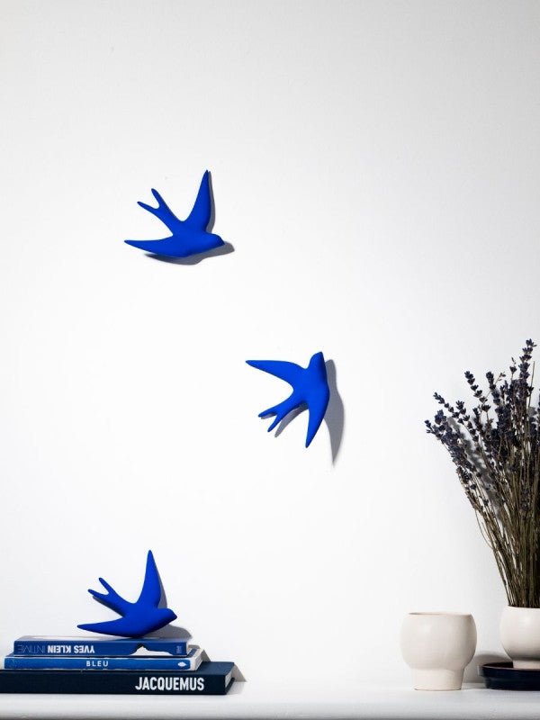 Hirondelle Volage en céramique - Bleu Outremer - Monochromic - I.D DECO MARSEILLE