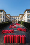 Banc Amore rouge disponible chez I.D DECO Marseille