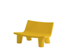 Banc de jardin extérieur Low Lita Love de la marque Slide, coloris Saffran Yellow, disponible chez I.D DECO Marseille