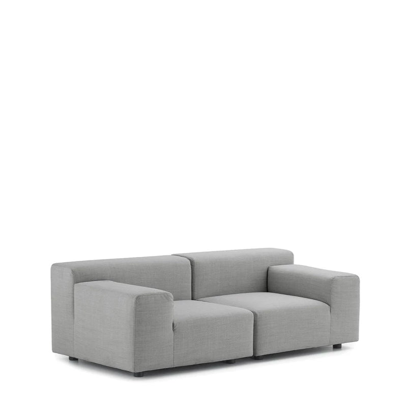Canapé d'extérieur 2 places modèle PLATSICS de la marque Kartell, coloris gris, disponible chez I.D DECO