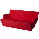 Canapé de jardin avec accoudoirs Kami Yon, coloris Flame Red, disponible chez I.D DECO Marseille