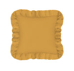 Coussin carré 45x45 cm à volants en gaze de coton, coloris jaune moutarde, de la marque française Pôdevache, disponible chez I.D DECO Marseille
