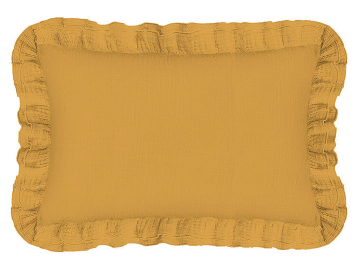 Coussin Novos rectangle 40x60 cm à volants, en gaze de coton coloris jaune moutarde, de la marque française Pôdevache, disponible chez I.D DECO Marseille
