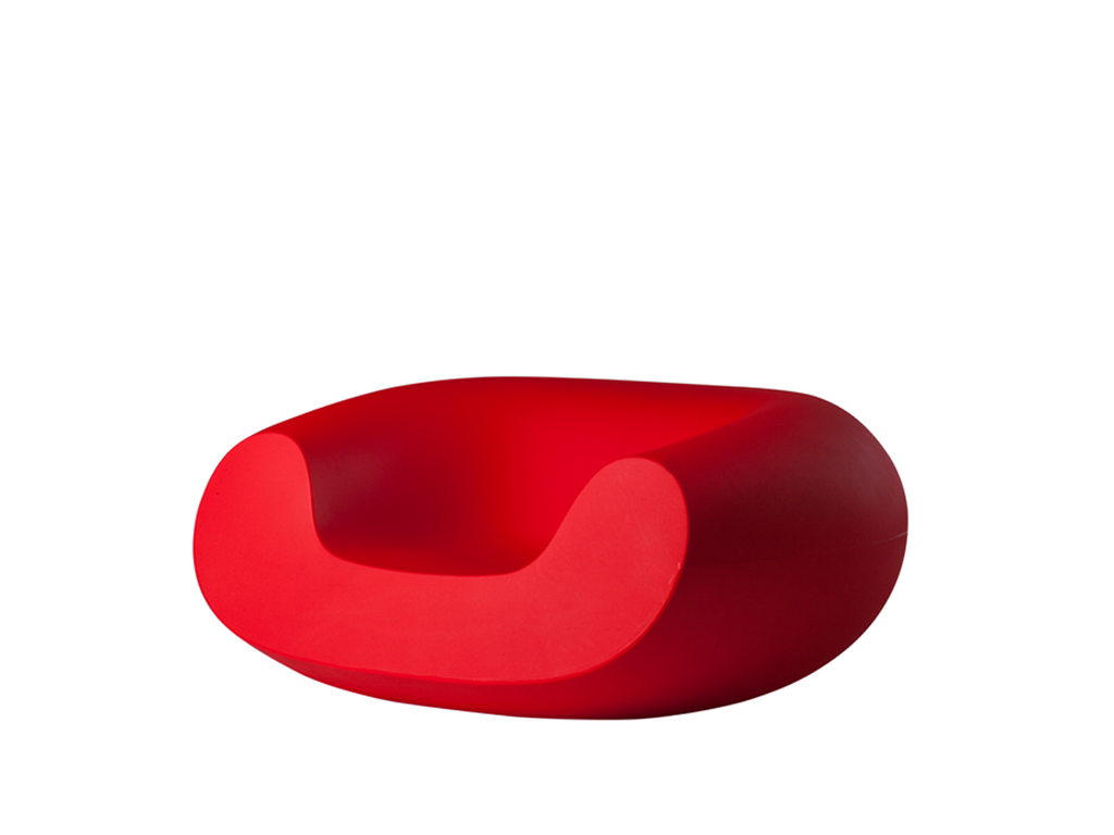 Fauteuil extérieur Chubby de la marque Slide, coloris Flame Red rouge, disponible chez I.D DECO Marseille