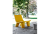 Fauteuil de jardin Low Lita de Slide, coloris Saffran Yellow, disponible ches I.D DECO Marseille