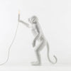 The Monkey Lamp Standing Version de Seletti disponible chez I.D DECO Marseille