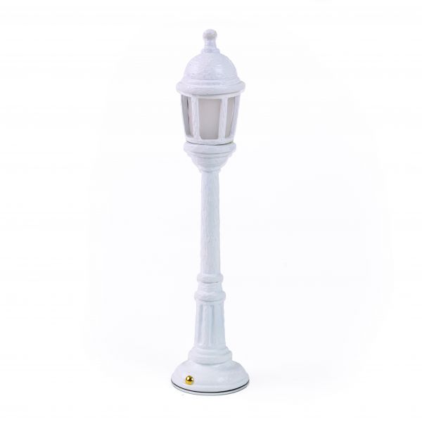 Street Lamp Dining White de Seletti, disponible chez I.D DECO Marseille