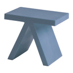 Table Toy bleu pour l'intérieur et l'extérieur, disponible chez I.D DECO Marseille en retrait boutique et en livraison partout en France